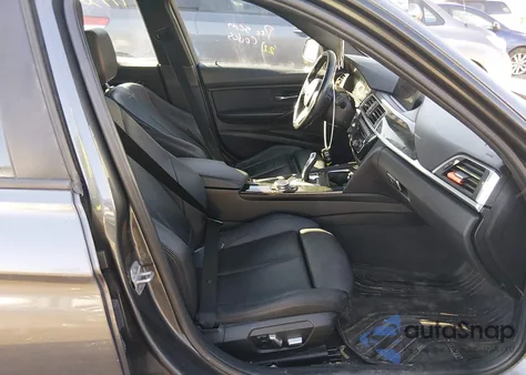 2016 BMW 320I z USA, uszkodzony, nr VIN WBA8E1G50GNT36429